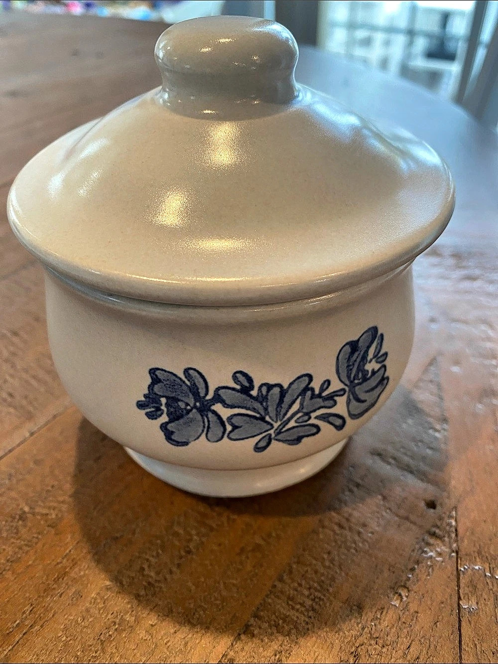Pfaltzgraff Yorktowne Sugar Dish
